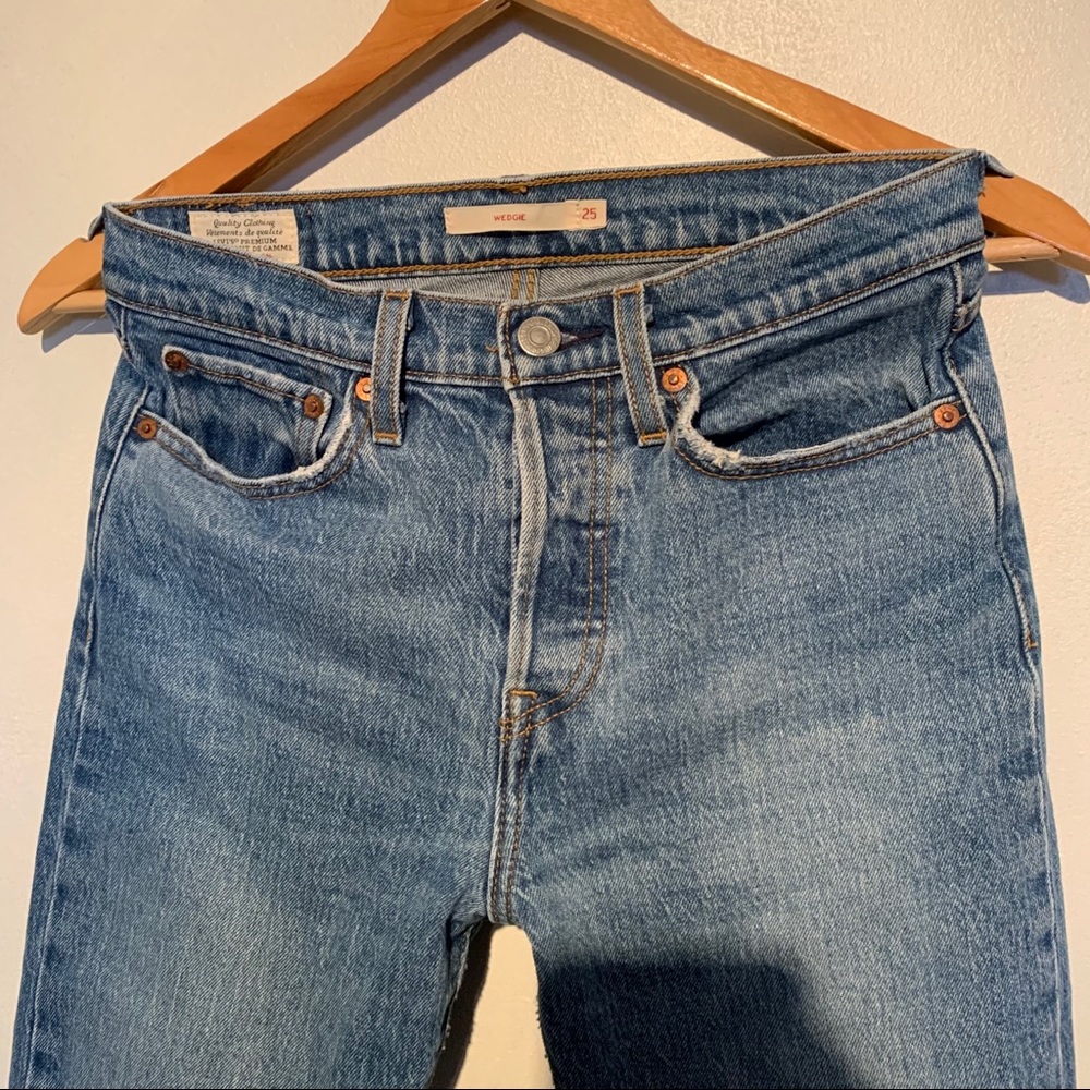 Levi’s wedgie jeans!